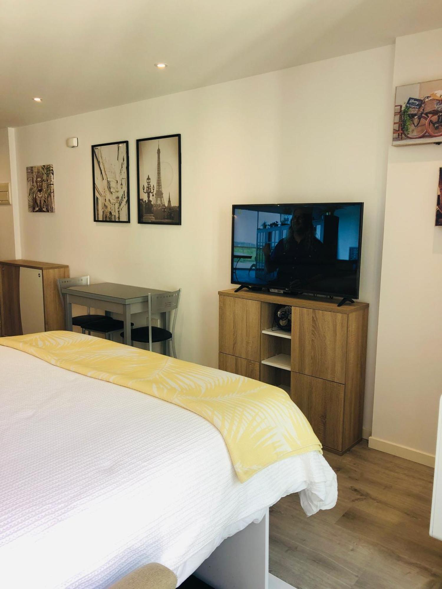 Cp High Floor Luxury Studio Sleeps 3 ジブラルタル エクステリア 写真